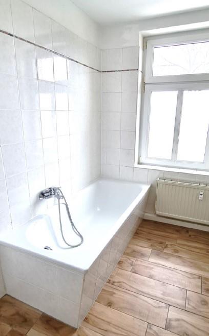 Badezimmer mit Wanne